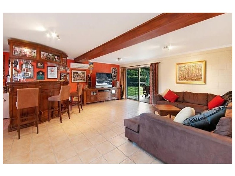 15 Karina Crescent, Rasmussen QLD 4815