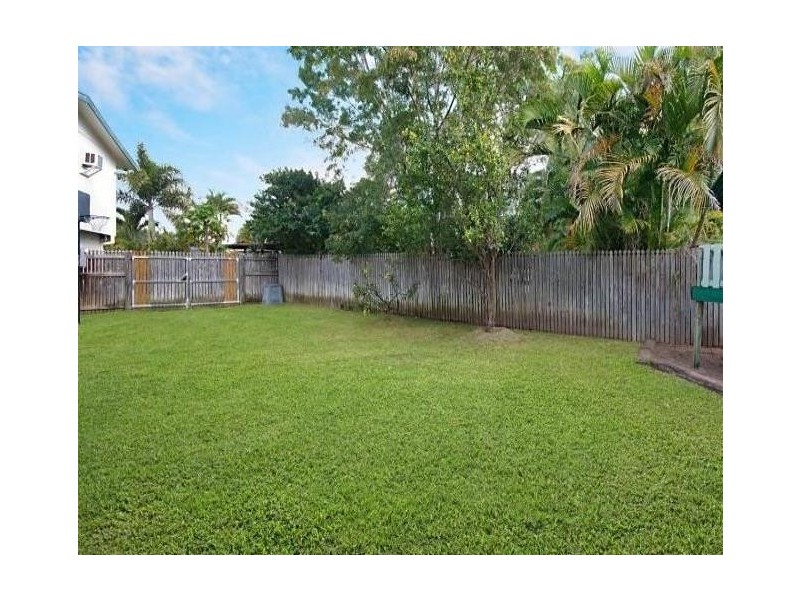 15 Karina Crescent, Rasmussen QLD 4815