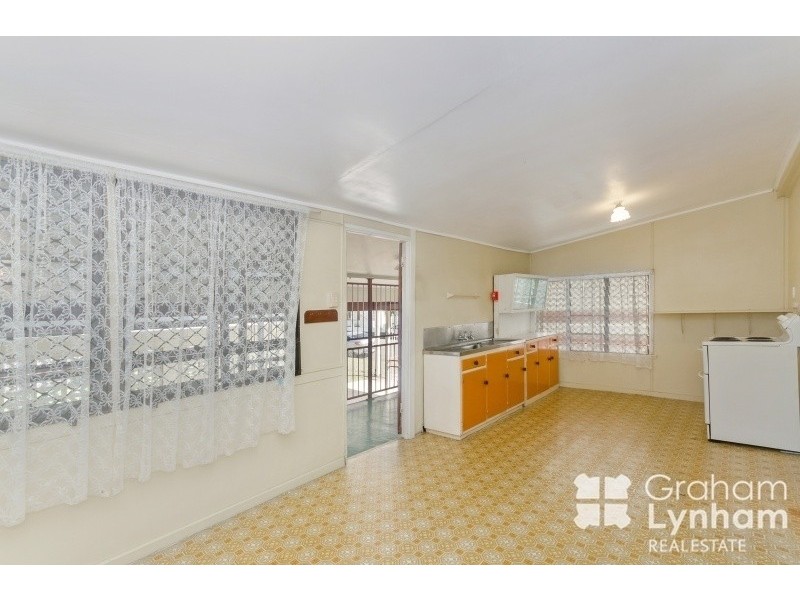 42 Tenth Avenue, Railway Estate QLD 4810