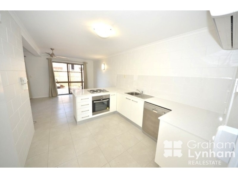 2/146 Queens Road, Hermit Park QLD 4812