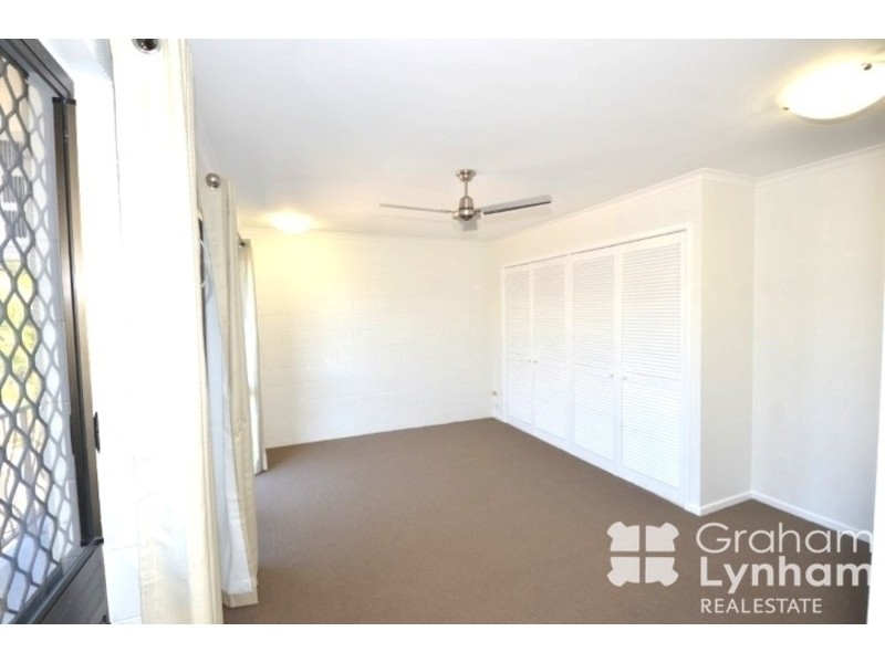 2/146 Queens Road, Hermit Park QLD 4812