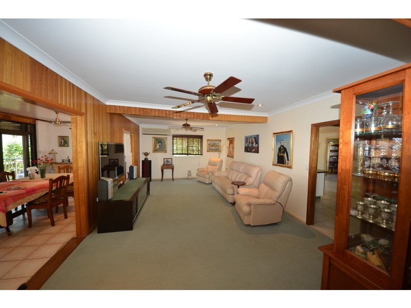 4  Woodlands Court, Castle Hill QLD 4810