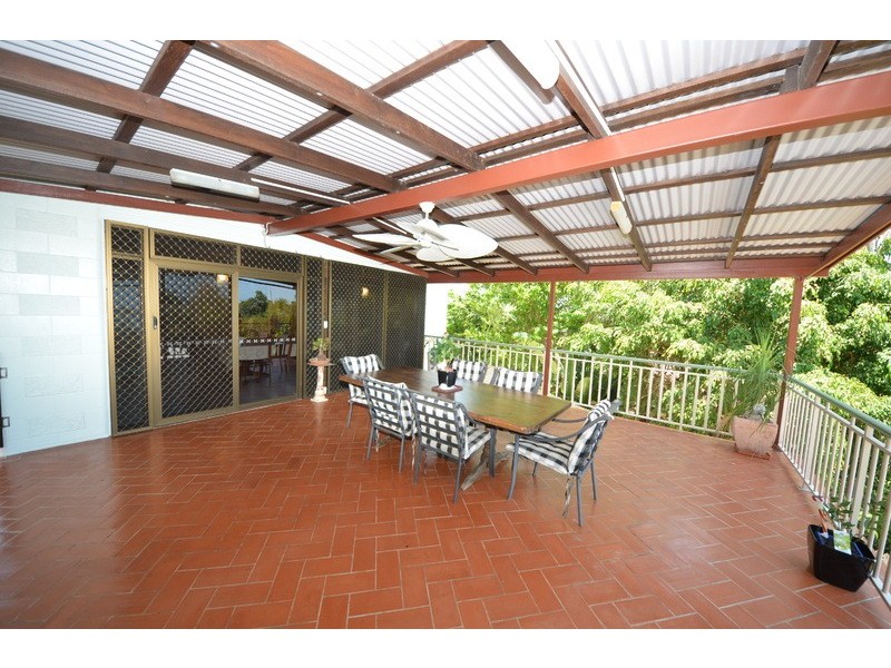 4  Woodlands Court, Castle Hill QLD 4810