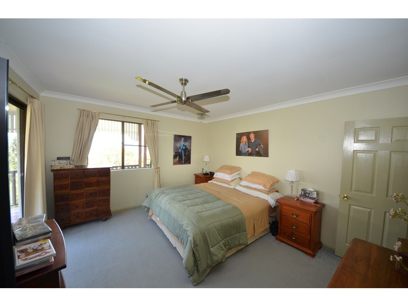 4  Woodlands Court, Castle Hill QLD 4810