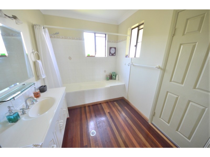 4  Woodlands Court, Castle Hill QLD 4810