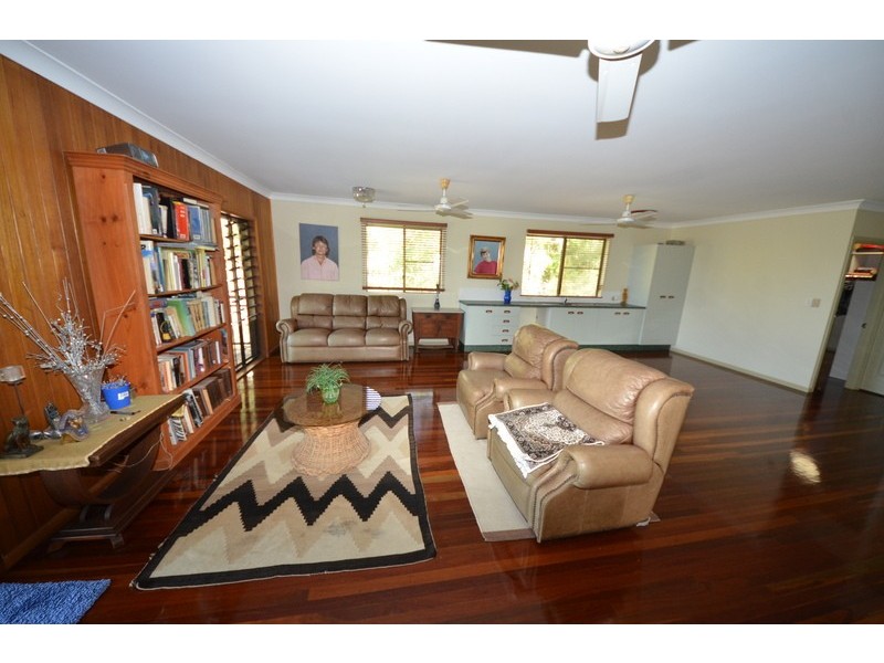 4  Woodlands Court, Castle Hill QLD 4810