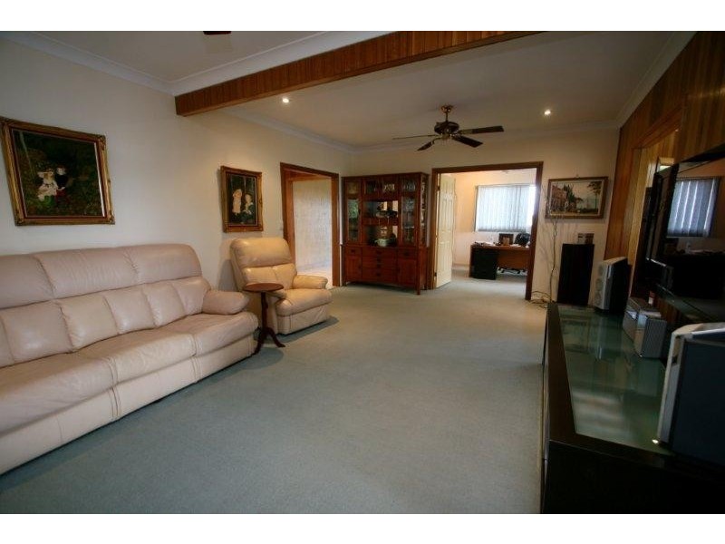 4  Woodlands Court, Castle Hill QLD 4810