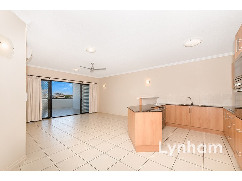 204/3 Melton Terrace, Townsville City QLD 4810