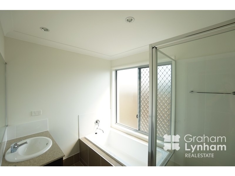 2/24 Velasco Street, Burdell QLD 4818