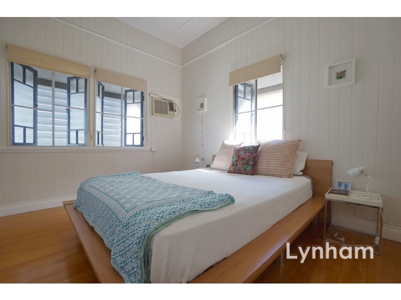 19 Edwards Street, West End QLD 4810