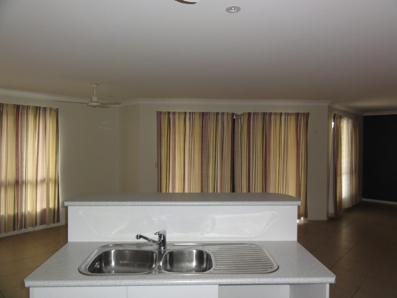 13  Fuji Court, Mount Louisa QLD 4814