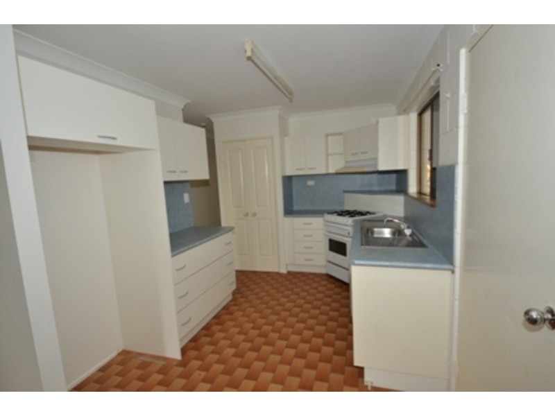 40 Champagne Crescent, Kelso QLD 4815