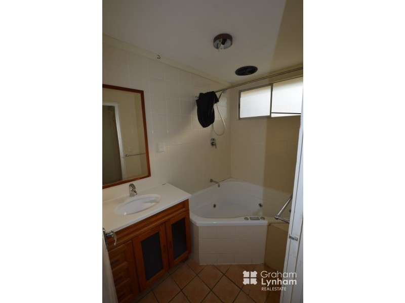 27 Jenkins Street, Kirwan QLD 4817