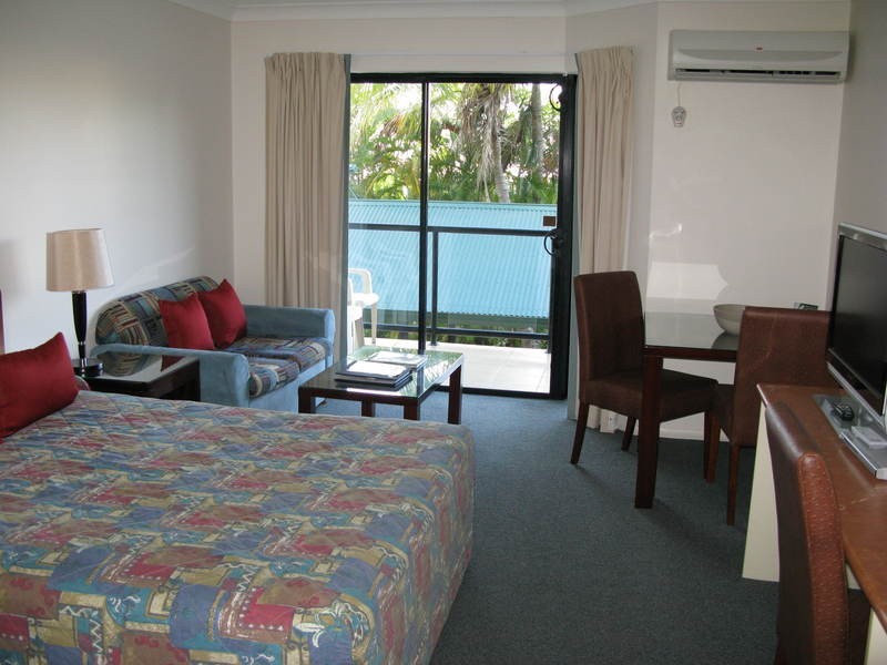 30 Palmer Street, South Townsville QLD 4810