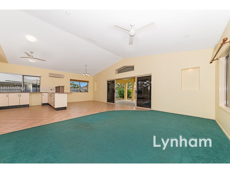 22 Burbank Way, Kirwan QLD 4817