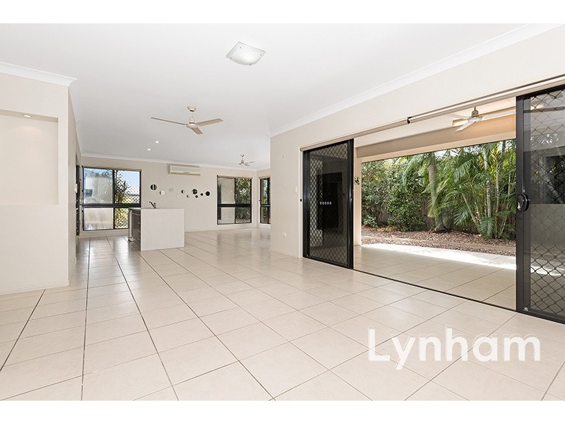 66 Seabrook Circuit, Bushland Beach QLD 4818