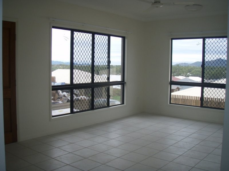 16 Lockyer Place, Mount Louisa QLD 4814