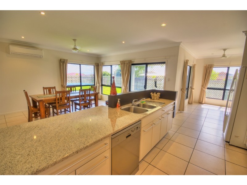 17 Dugong Crescent, Mount Louisa QLD 4814