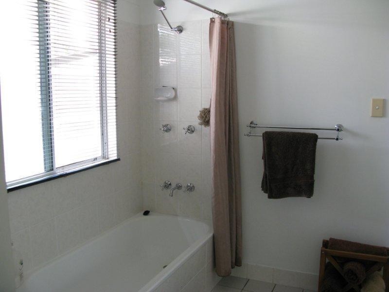 8 Faulkner Street, Burdell QLD 4818