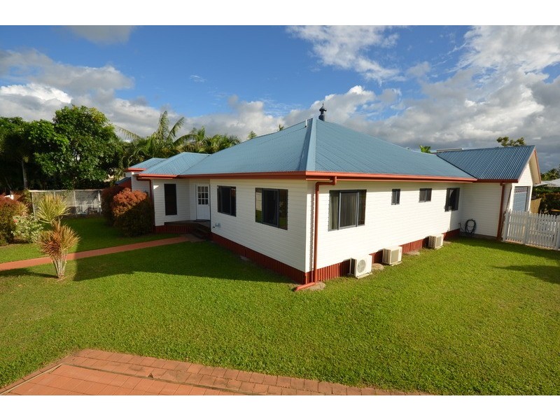 1 Marita Court, Bushland Beach QLD 4818