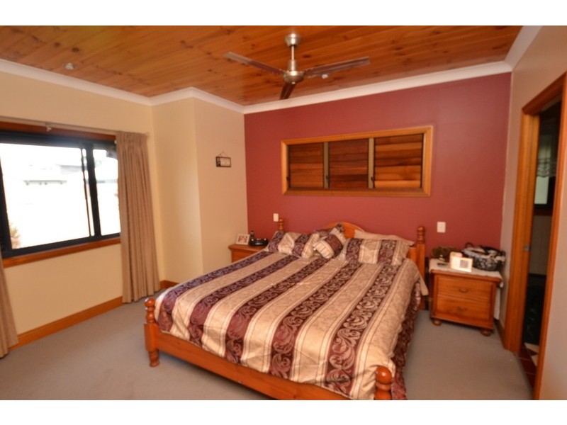 1 Marita Court, Bushland Beach QLD 4818