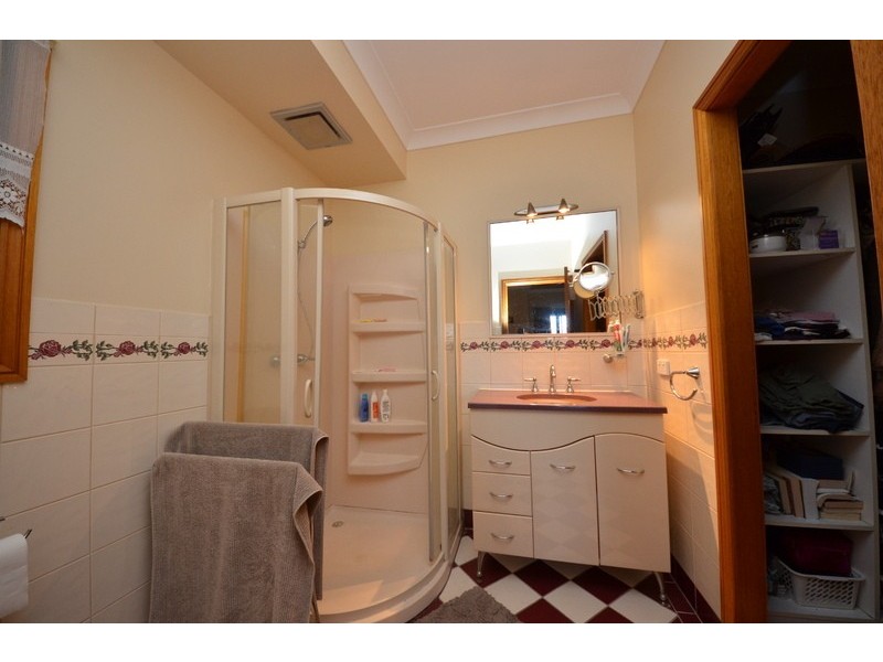 1 Marita Court, Bushland Beach QLD 4818