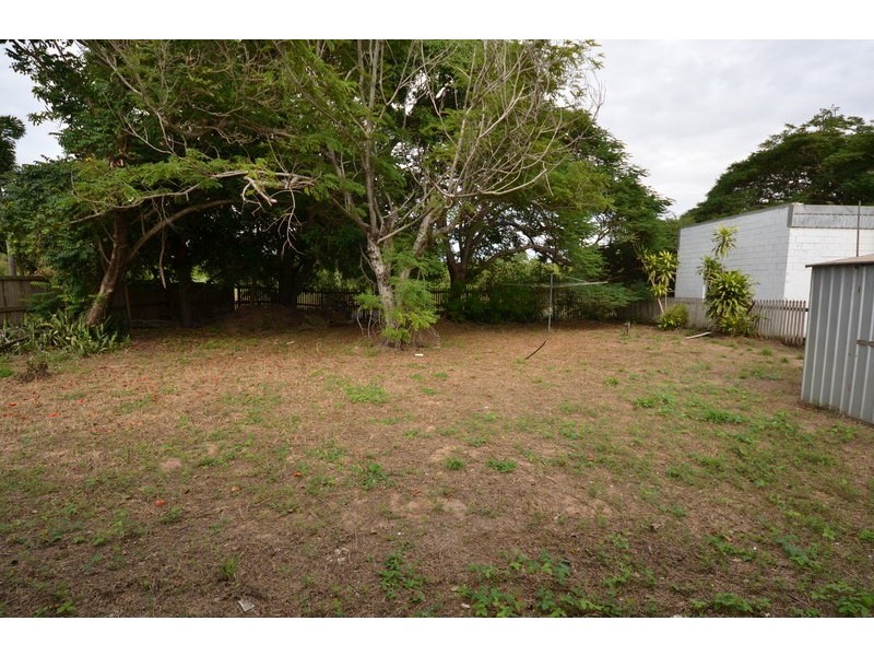 29 Cay Street, Saunders Beach QLD 4818