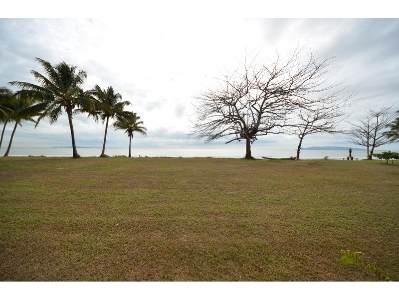 27 Cay Street, Saunders Beach QLD 4818