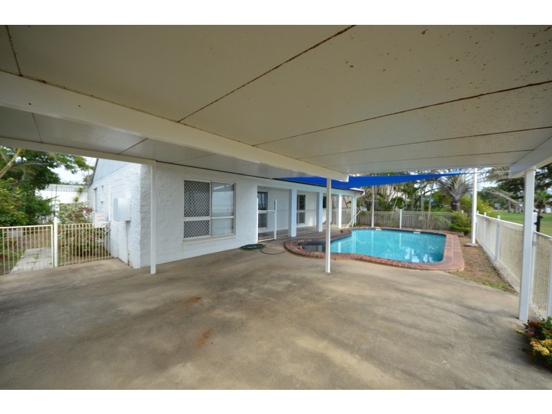 27 Cay Street, Saunders Beach QLD 4818