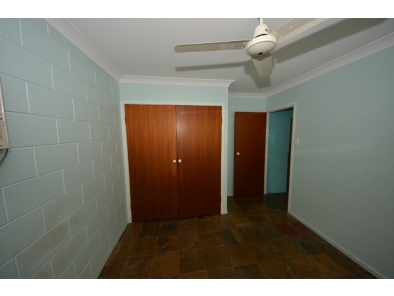 27 Cay Street, Saunders Beach QLD 4818