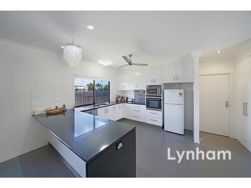 17 Beach Oak Drive, Mount Low QLD 4818