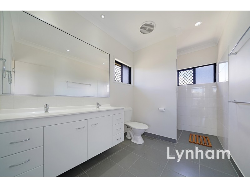 17 Beach Oak Drive, Mount Low QLD 4818