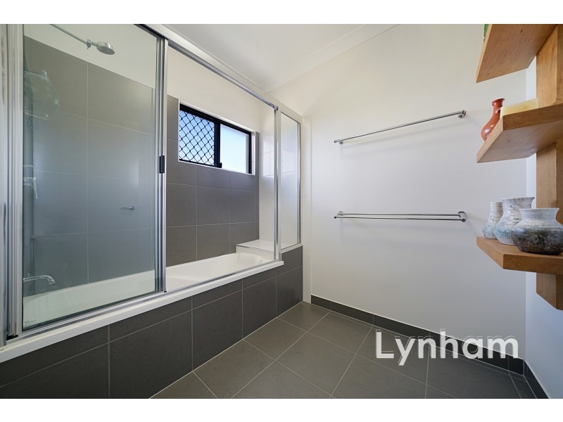 17 Beach Oak Drive, Mount Low QLD 4818