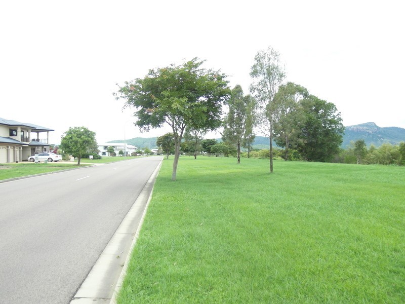 69 River Boulevard, Idalia QLD 4811