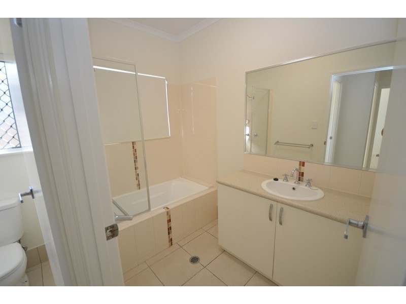 12 Rodeo Drive, Mount Louisa QLD 4814