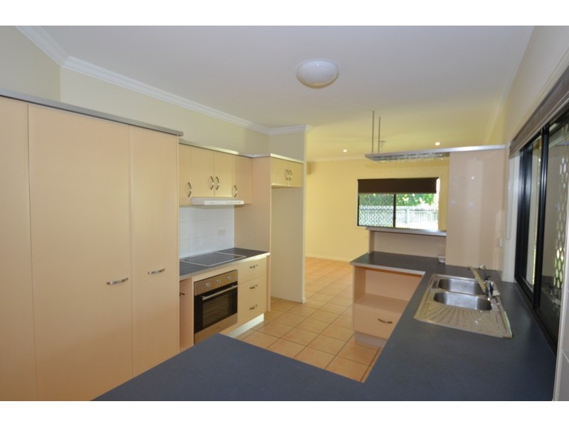 15 Sweetgum Place, Kirwan QLD 4817