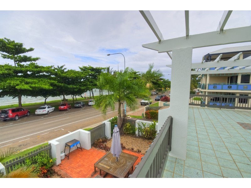 3/98 The Strand, North Ward QLD 4810