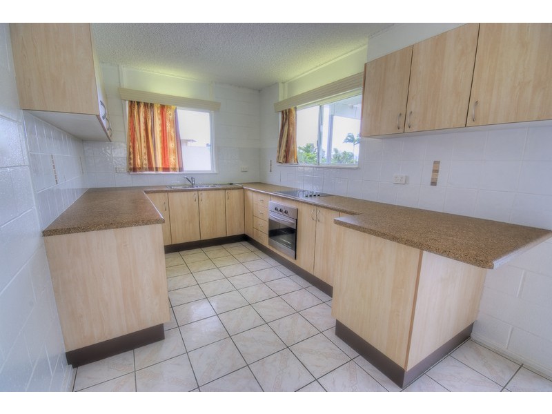 3/98 The Strand, North Ward QLD 4810