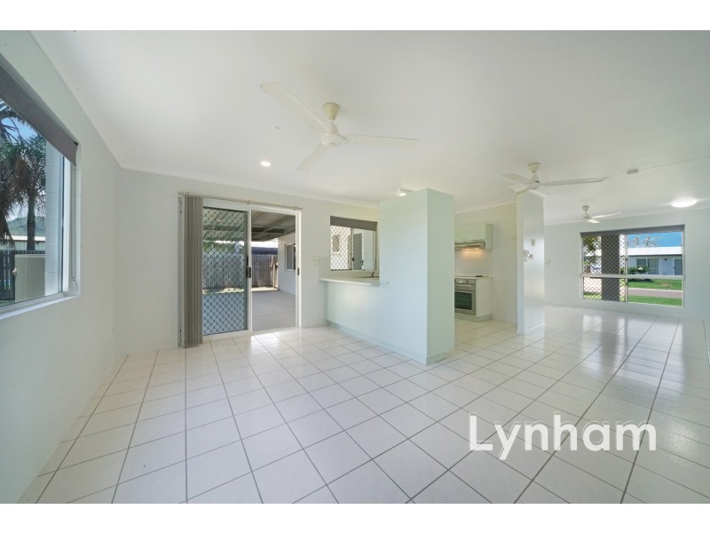 27 Amber Avenue, Rasmussen QLD 4815