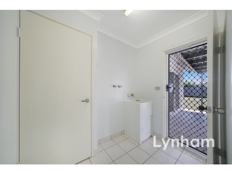 27 Amber Avenue, Rasmussen QLD 4815