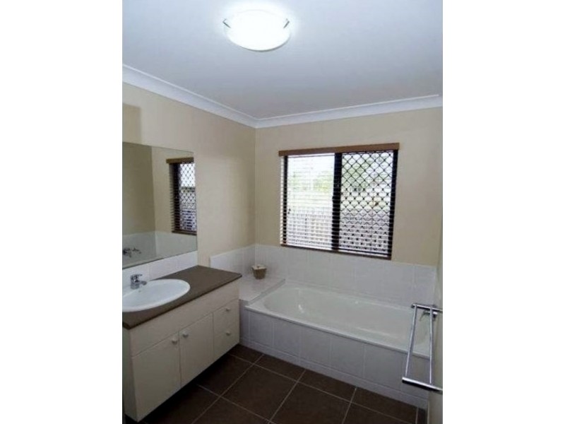 3 Atwood St, Mount Low QLD 4818