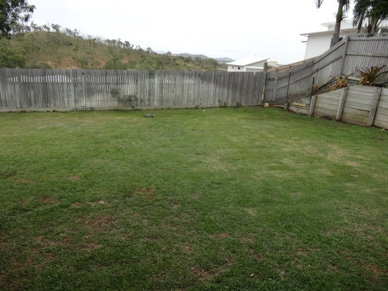 26 Lockyer Place, Mount Louisa QLD 4814