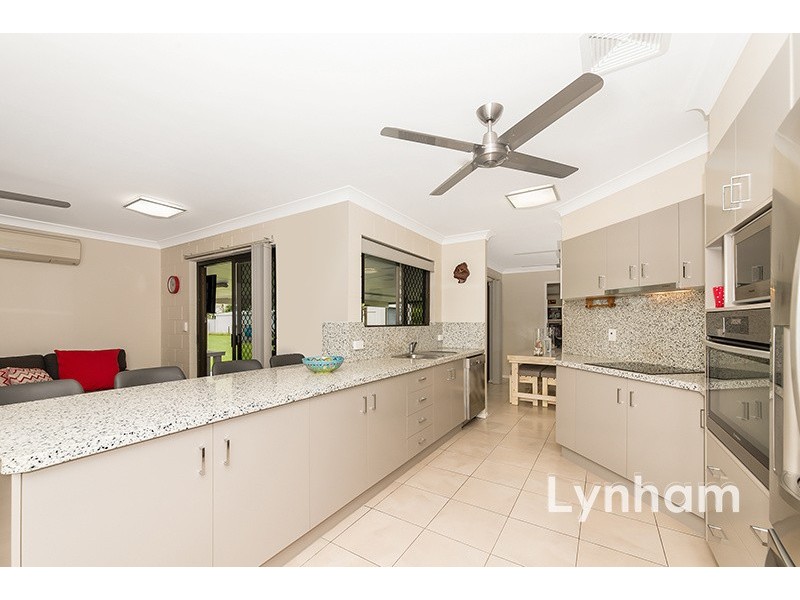 42 Flagstone Avenue, Rangewood QLD 4817