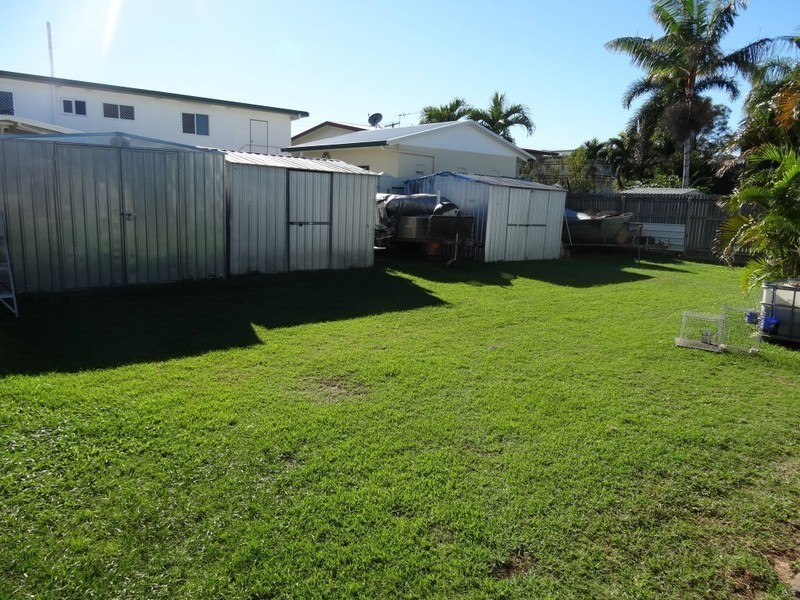 10 Courtney Street, Cranbrook QLD 4814