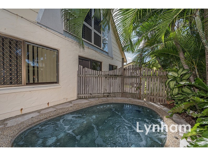 10 Viles Street, Rosslea QLD 4812