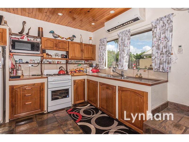 10 Viles Street, Rosslea QLD 4812