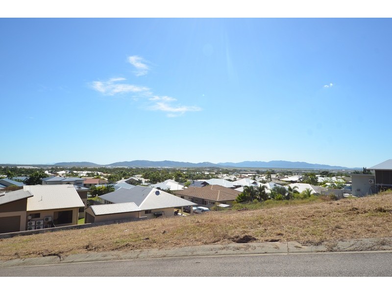 9 Mont Blanc, Mount Louisa QLD 4814