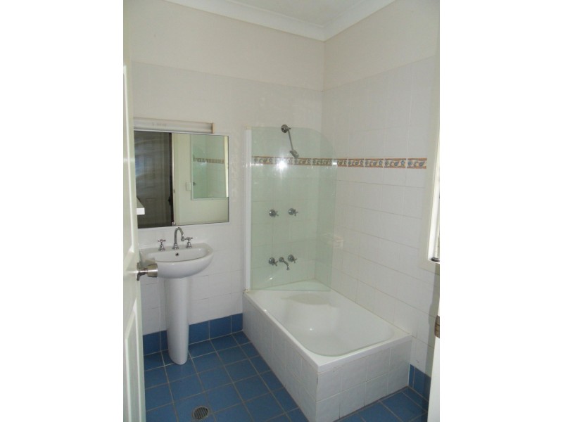 47 Hughes Street, Hermit Park QLD 4812