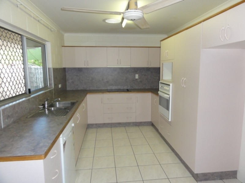 17 Malbon Road, Kirwan QLD 4817