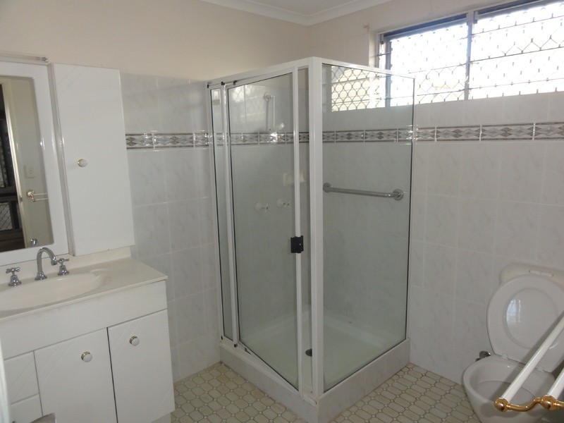 17 Malbon Road, Kirwan QLD 4817